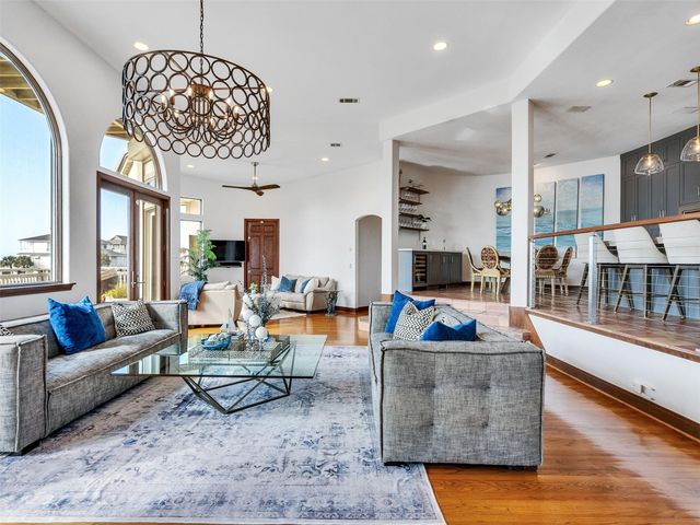 4206 Turks Point, Galveston, TX 77554