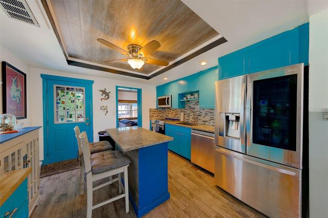 636 37TH AVENUE S, St Petersburg, FL 33705