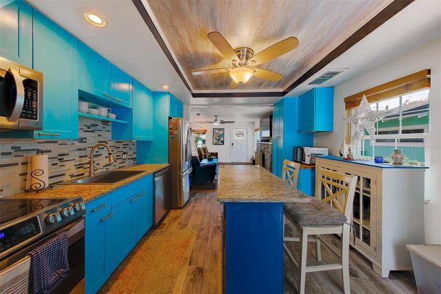 636 37TH AVENUE S, St Petersburg, FL 33705