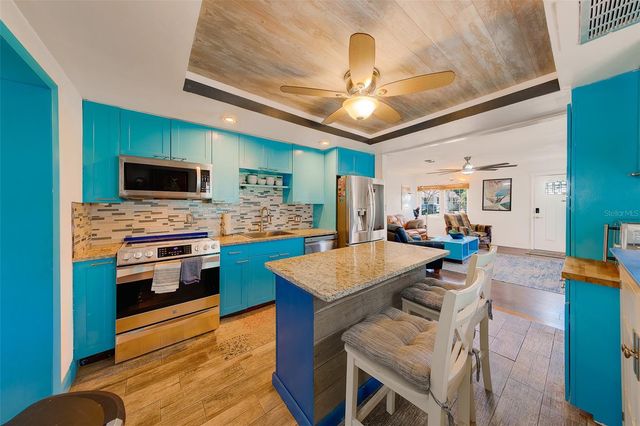 636 37TH AVENUE S, St Petersburg, FL 33705