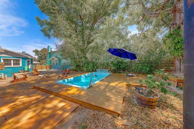 636 37TH AVENUE S, St Petersburg, FL 33705