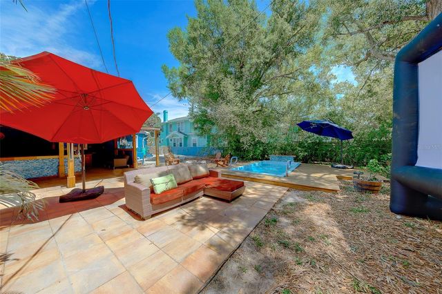 636 37TH AVENUE S, St Petersburg, FL 33705