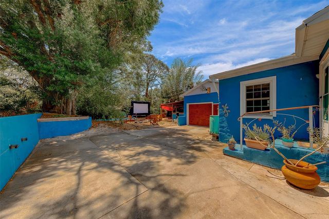 636 37TH AVENUE S, St Petersburg, FL 33705