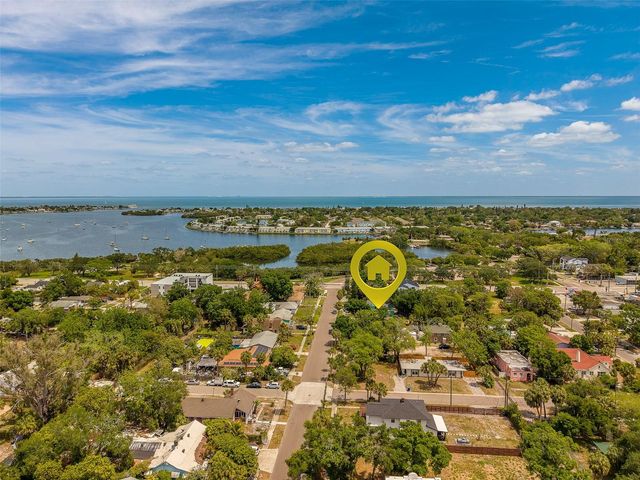 636 37TH AVENUE S, St Petersburg, FL 33705