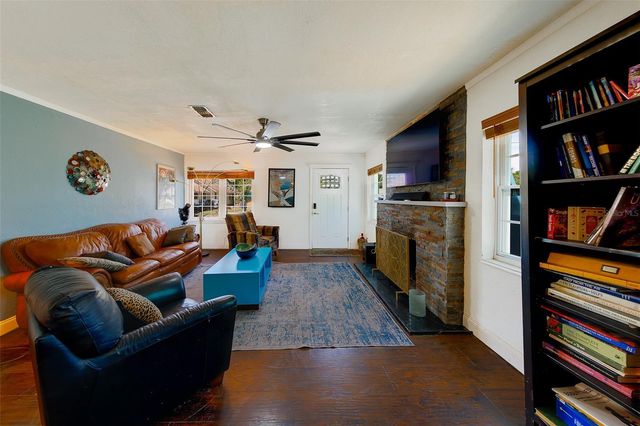 636 37TH AVENUE S, St Petersburg, FL 33705