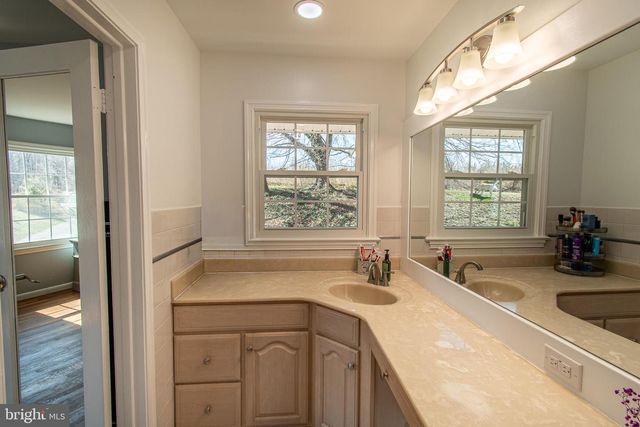 7364 OCEAN GTWY, Easton, MD 21601