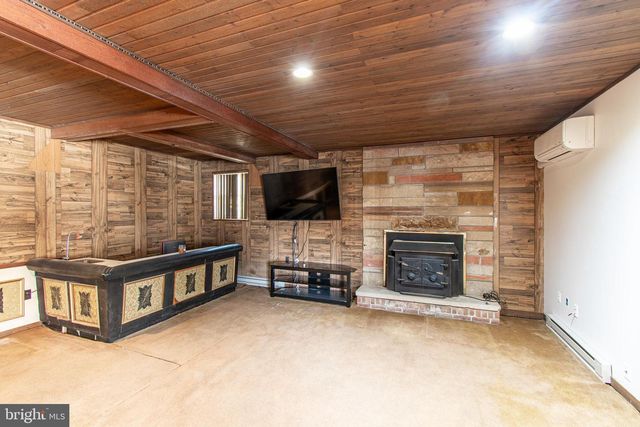 7364 OCEAN GTWY, Easton, MD 21601