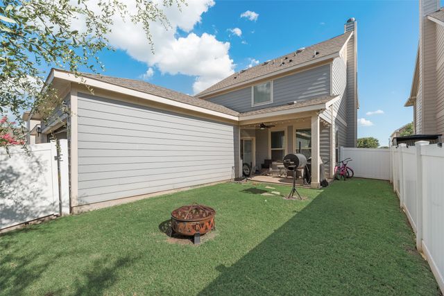 1033 Bruni Court, Aubrey, TX 76227