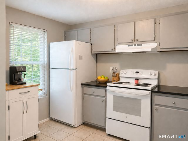 63 Heather Ridge 63, Shelton, CT 06484