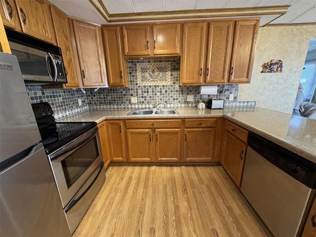 8508 BREEZE HILL DRIVE, Lake Wales, FL 33898