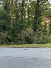 468 S Susan Creek Drive, Stone Mountain, GA 30083