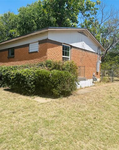 1355 Glen Garden Drive, Fort Worth, TX 76104