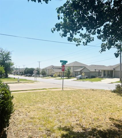 1355 Glen Garden Drive, Fort Worth, TX 76104