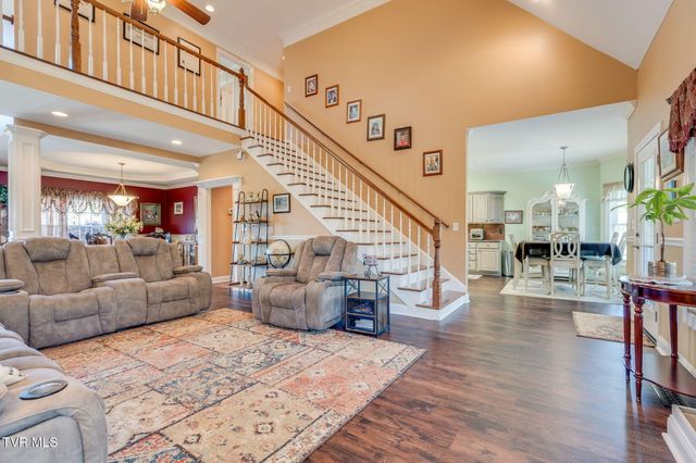 408 Arrowhead Drive, Kingsport, TN 37664