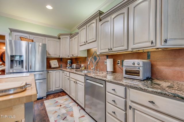 408 Arrowhead Drive, Kingsport, TN 37664