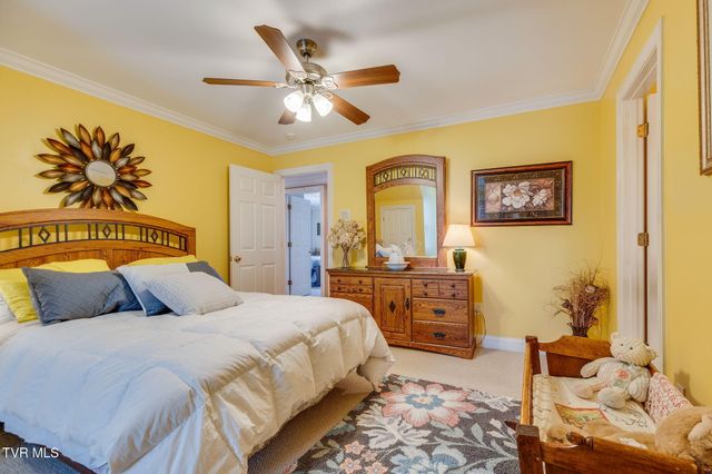 408 Arrowhead Drive, Kingsport, TN 37664