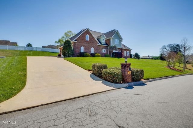 408 Arrowhead Drive, Kingsport, TN 37664