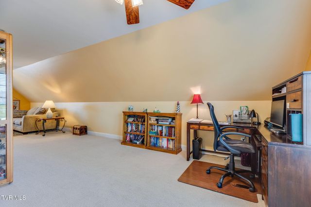 408 Arrowhead Drive, Kingsport, TN 37664