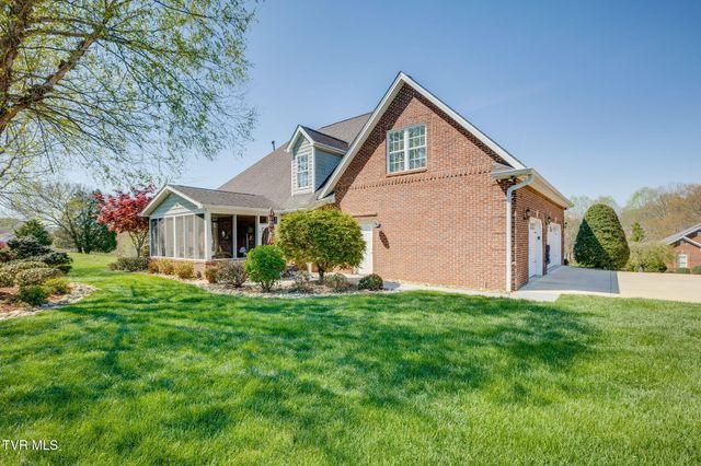 408 Arrowhead Drive, Kingsport, TN 37664