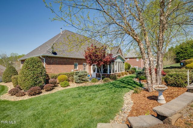 408 Arrowhead Drive, Kingsport, TN 37664