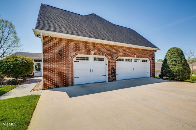 408 Arrowhead Drive, Kingsport, TN 37664