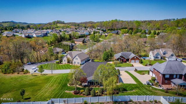 408 Arrowhead Drive, Kingsport, TN 37664