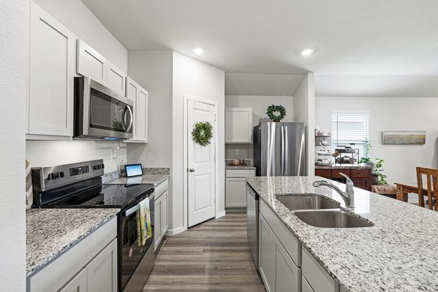405 Perry PL, Rockdale, TX 76567