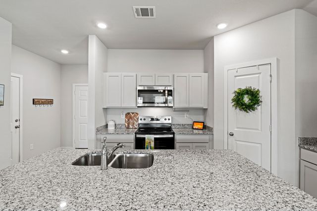 405 Perry PL, Rockdale, TX 76567
