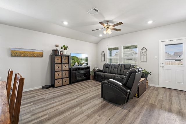 405 Perry PL, Rockdale, TX 76567