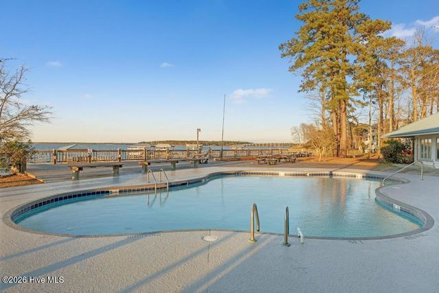 600 Willbrook Circle, Sneads Ferry, NC 28460