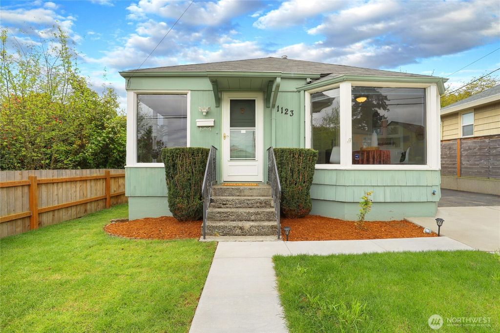 1123 Trenton Avenue, Bremerton, WA 98310