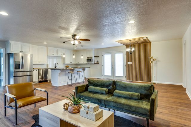 340 Old Spring Creek Rd, Estill Springs, TN 37330
