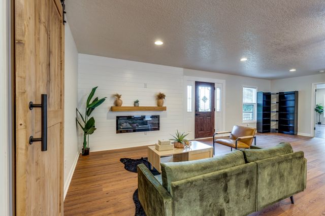 340 Old Spring Creek Rd, Estill Springs, TN 37330