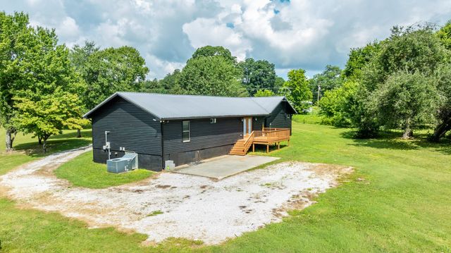 340 Old Spring Creek Rd, Estill Springs, TN 37330