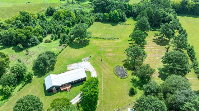 340 Old Spring Creek Rd, Estill Springs, TN 37330