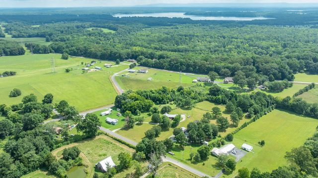 340 Old Spring Creek Rd, Estill Springs, TN 37330