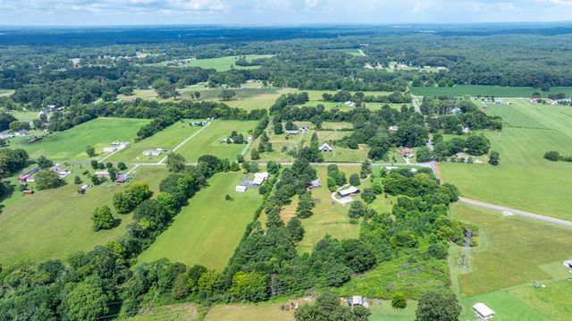 340 Old Spring Creek Rd, Estill Springs, TN 37330
