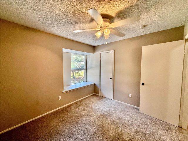 6 Leverwood Court, The Woodlands, TX 77381