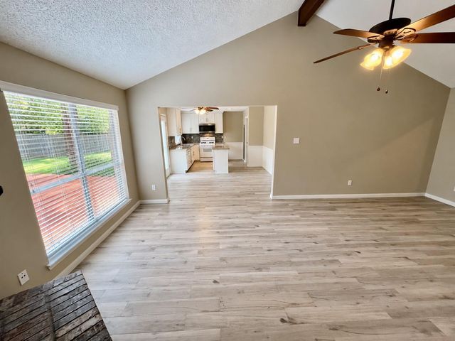 6 Leverwood Court, The Woodlands, TX 77381