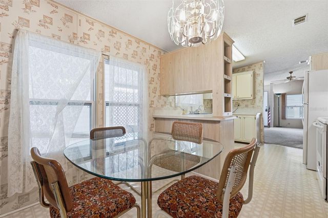 221 COVENT GARDEN AVENUE, Davenport, FL 33897