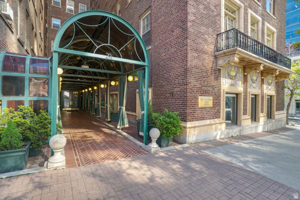Image 28 of property listing at 29 S STATE ST #414, Salt Lake City, UT 84111