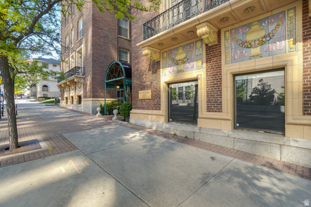 Image 29 of property listing at 29 S STATE ST #414, Salt Lake City, UT 84111