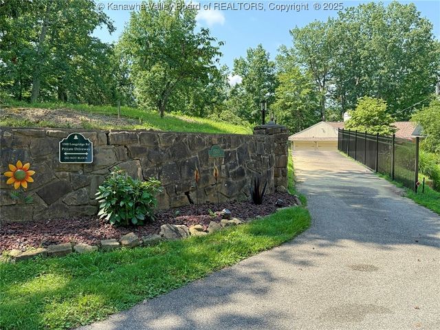 1500 Longridge Road, Charleston, WV 25314