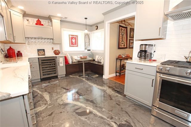 1500 Longridge Road, Charleston, WV 25314