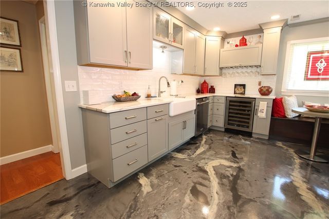 1500 Longridge Road, Charleston, WV 25314