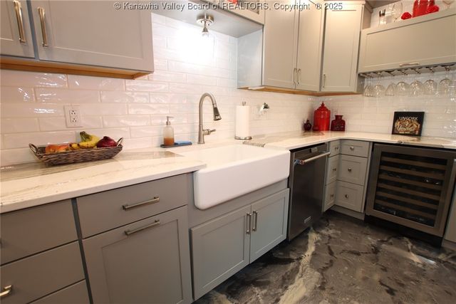 1500 Longridge Road, Charleston, WV 25314