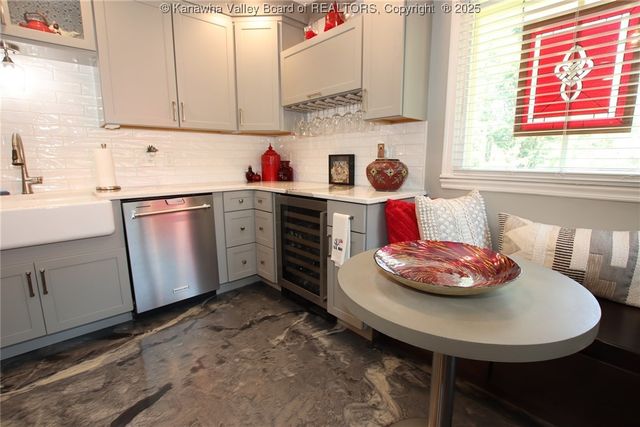 1500 Longridge Road, Charleston, WV 25314