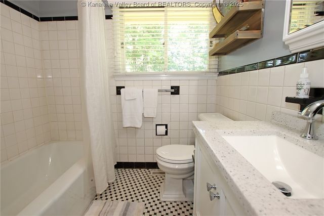 1500 Longridge Road, Charleston, WV 25314