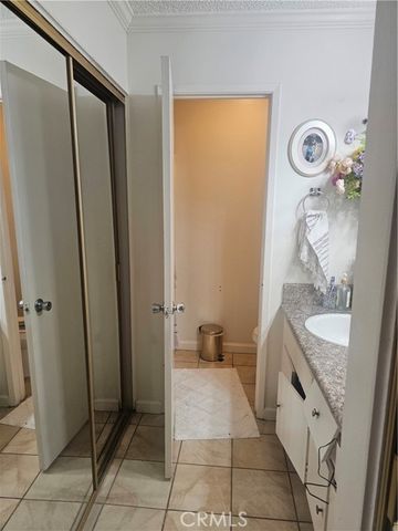 8601 International Avenue 266, Canoga Park (los Angeles), CA 91304