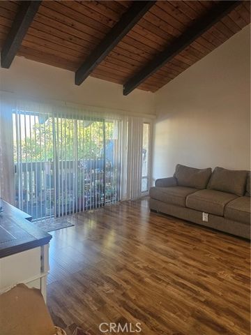 8601 International Avenue 266, Canoga Park (los Angeles), CA 91304